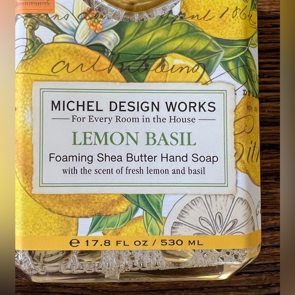🌸Michel Design Works foaming  Shea Butter hand soap🌸 - Picture 2 of 5